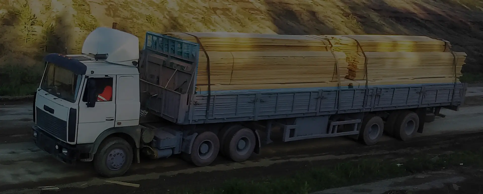 Получить телефон транспортной компании для перевозки труб и леса тралом в поселке городского типа Маслова Пристань (Центральный округ - Белгородская область)